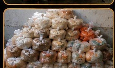 Stacked food kit bags